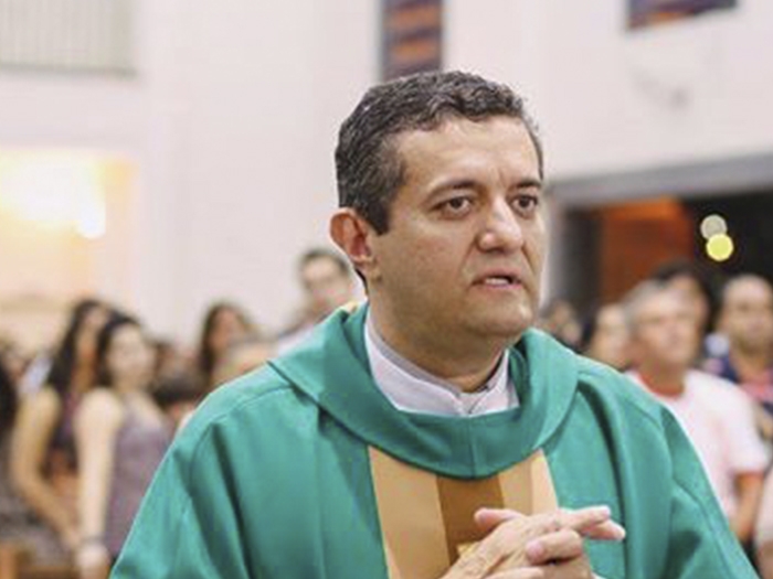 Padre Elisvaldo Camilo de Souza