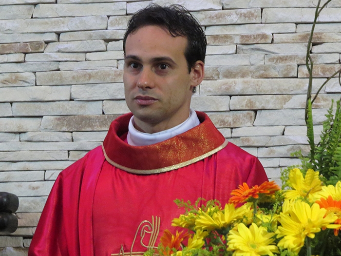 Foto de Padre Rodrigo Botelho Moreira Júnior