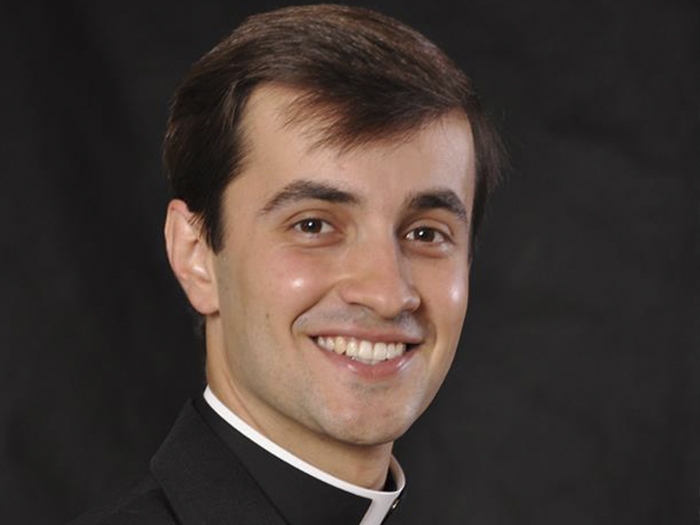 Padre Helton Ferreira Rodrigues