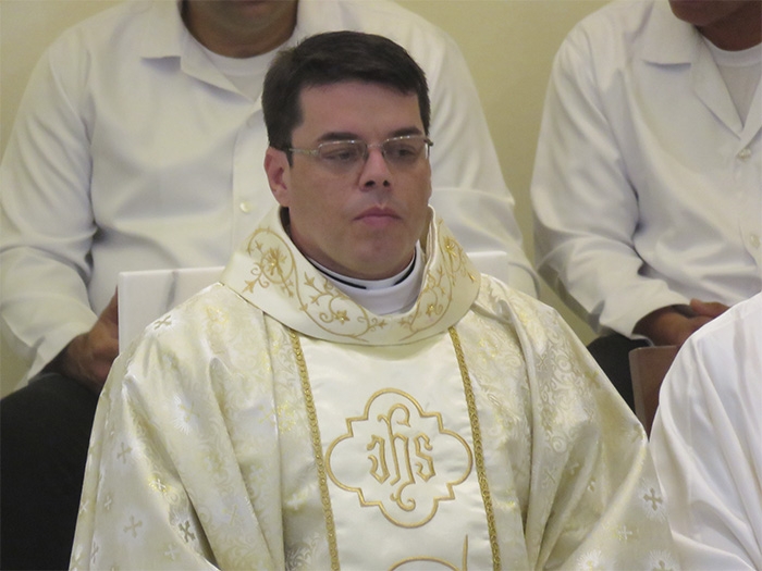 Padre Elder Alves Diniz