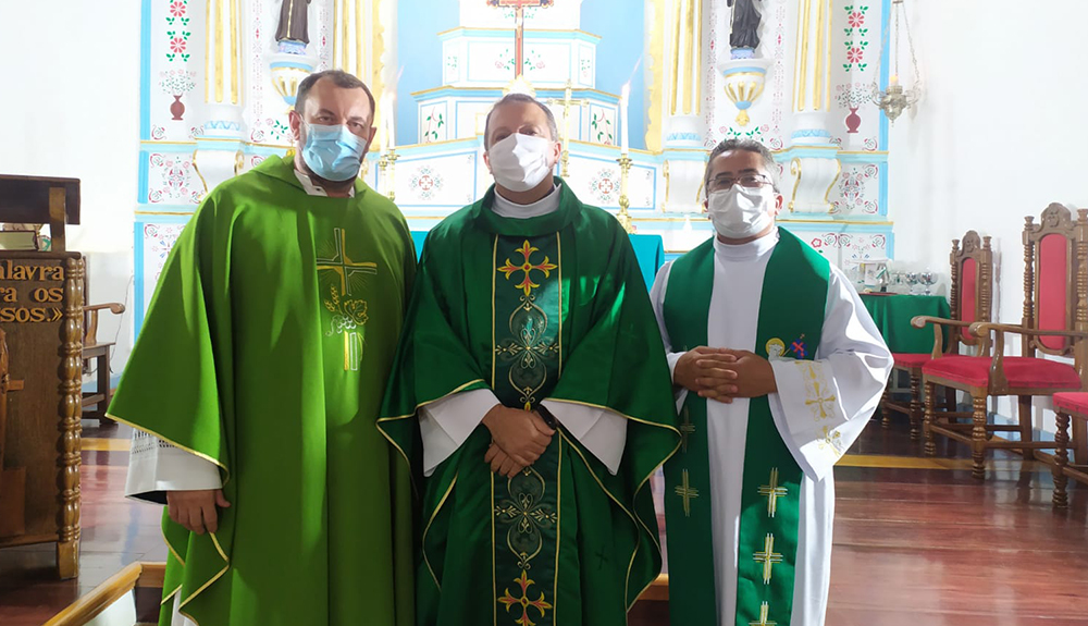 Foto de Padre Carlos Eduardo assumiu sua nova missão como Administrador Paroquial da Paróquia de Nossa Senhora do Desterro, em Marilândia