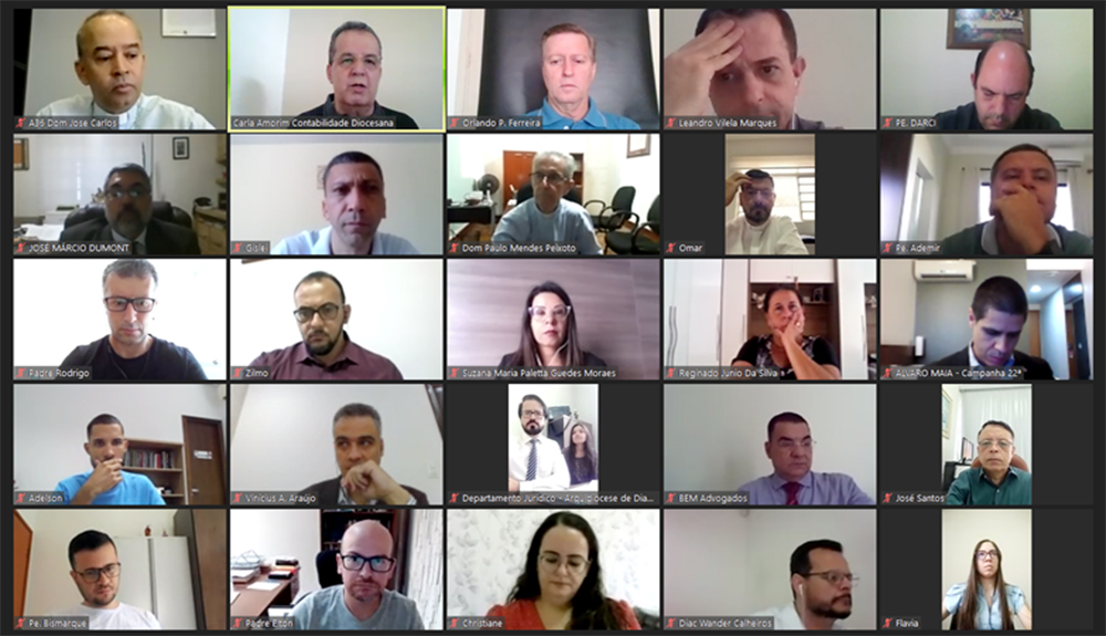 Foto de Em reunião on-line, ecônomos, contadores e assessores jurídicos das Mitras de Minas Gerais são orientados sobre sindicato