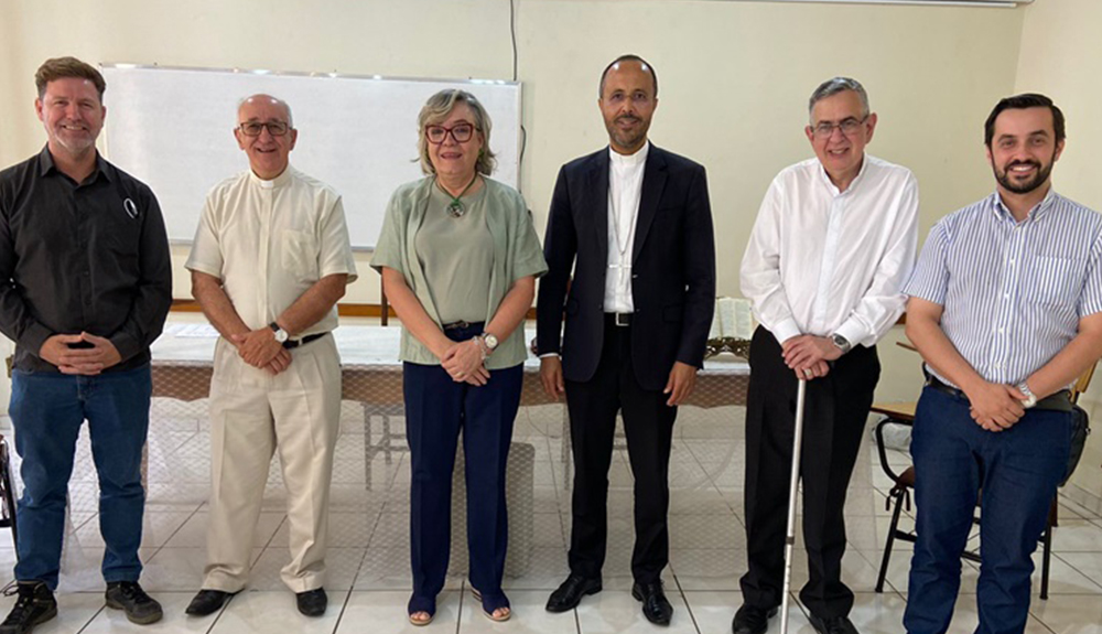 Foto de Em reunião, membros da Comissão para os Bens Culturais da Igreja planejam atividades