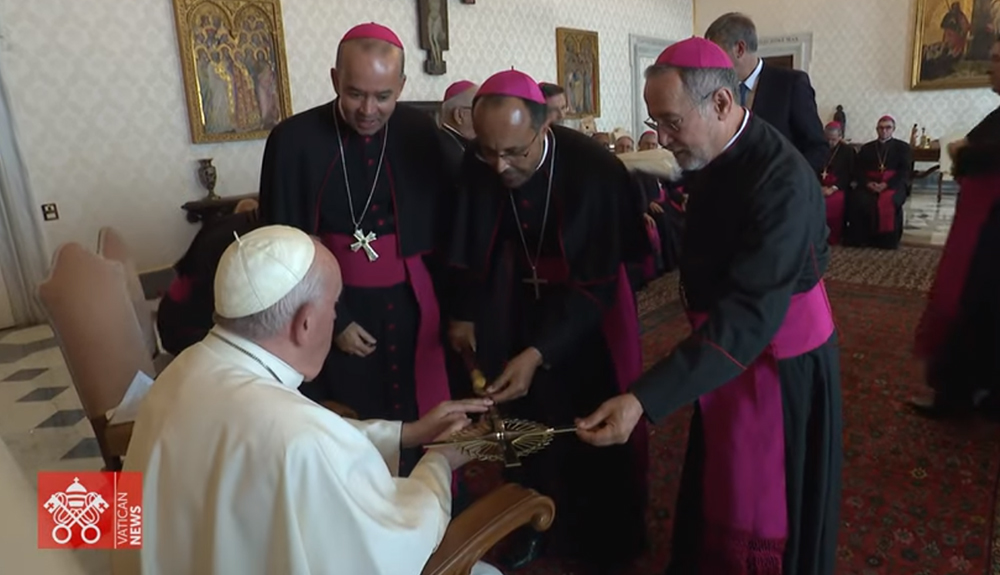 Foto de Dom José Carlos se encontra com Papa Francisco durante a Visita Ad Limina Apostolorum
