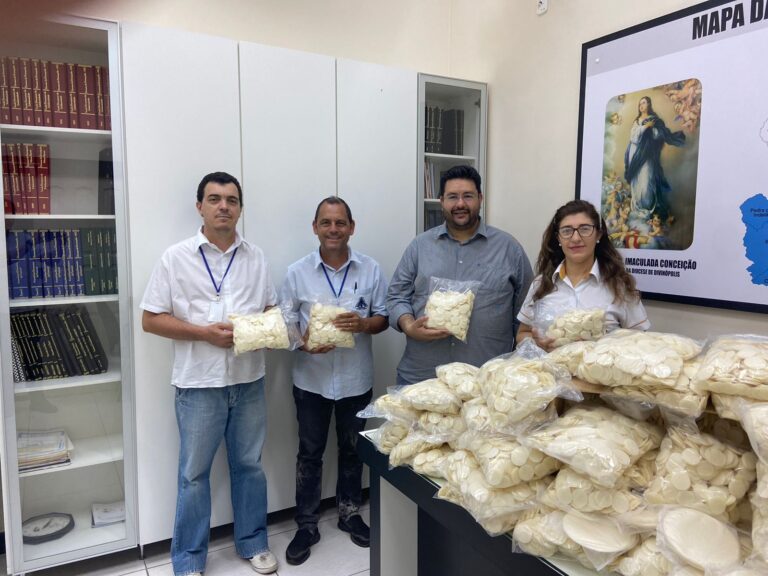 Foto de Recuperandos da APAC fazem nova doação de hóstias às paróquias da Diocese