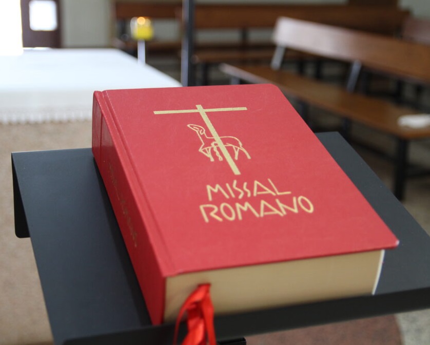 Foto de 3ª Edição do Missal Romano começa a ser usada no próximo domingo 03/12, confira as mudanças