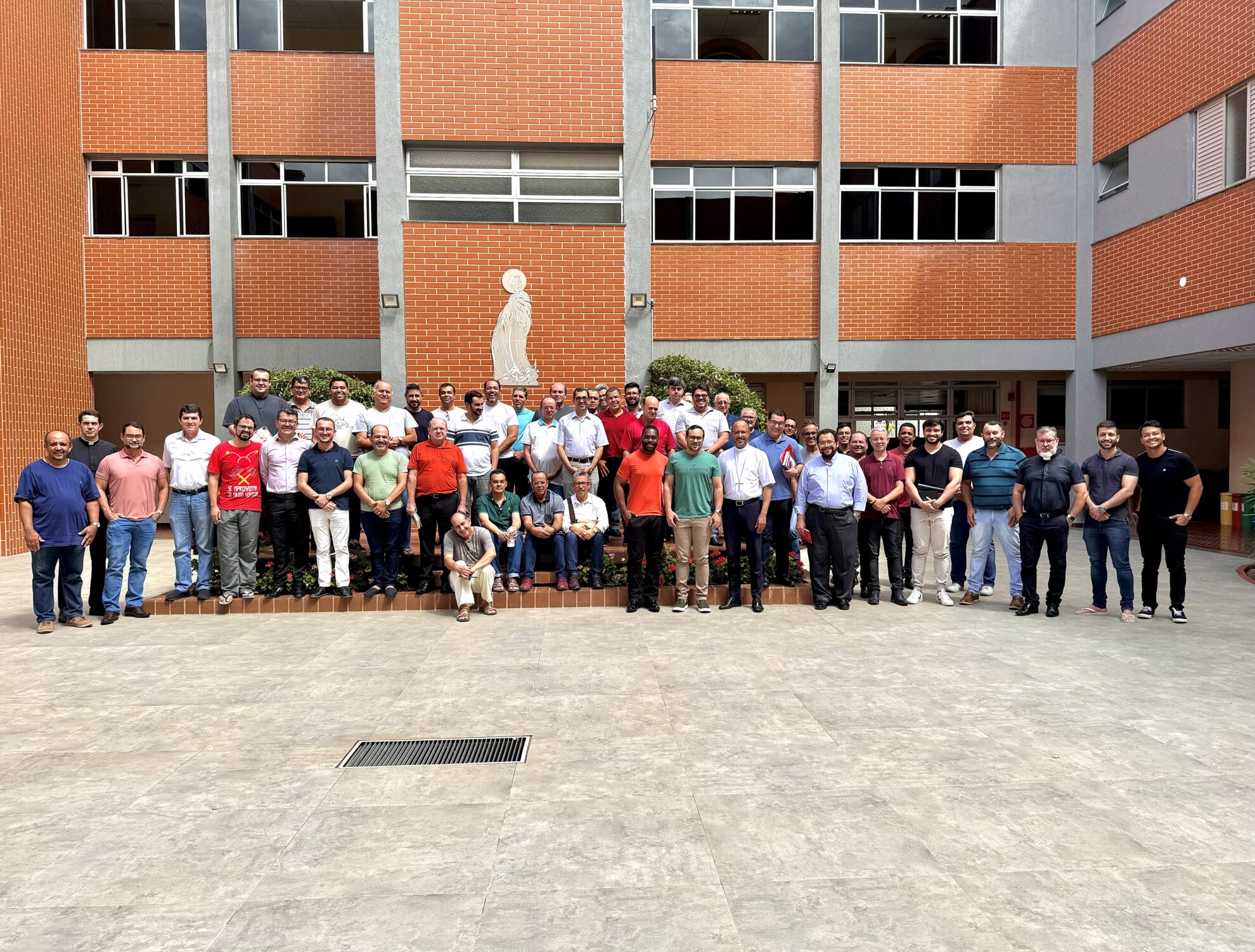 Foto de Clero diocesano de Divinópolis participa de encontro de atualização, em Belo Horizonte