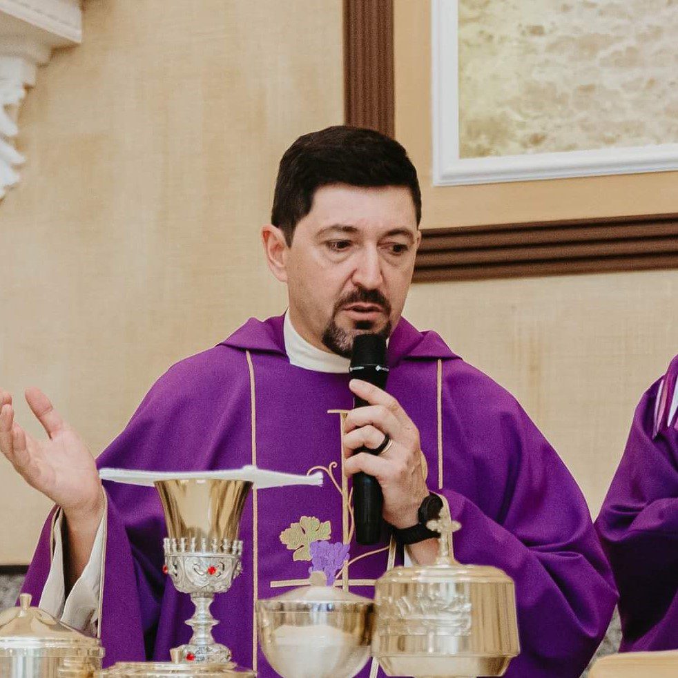 Foto de Monsenhor Adenis Roberto é eleito, pelo Papa Francisco como bispo auxiliar de Curitiba