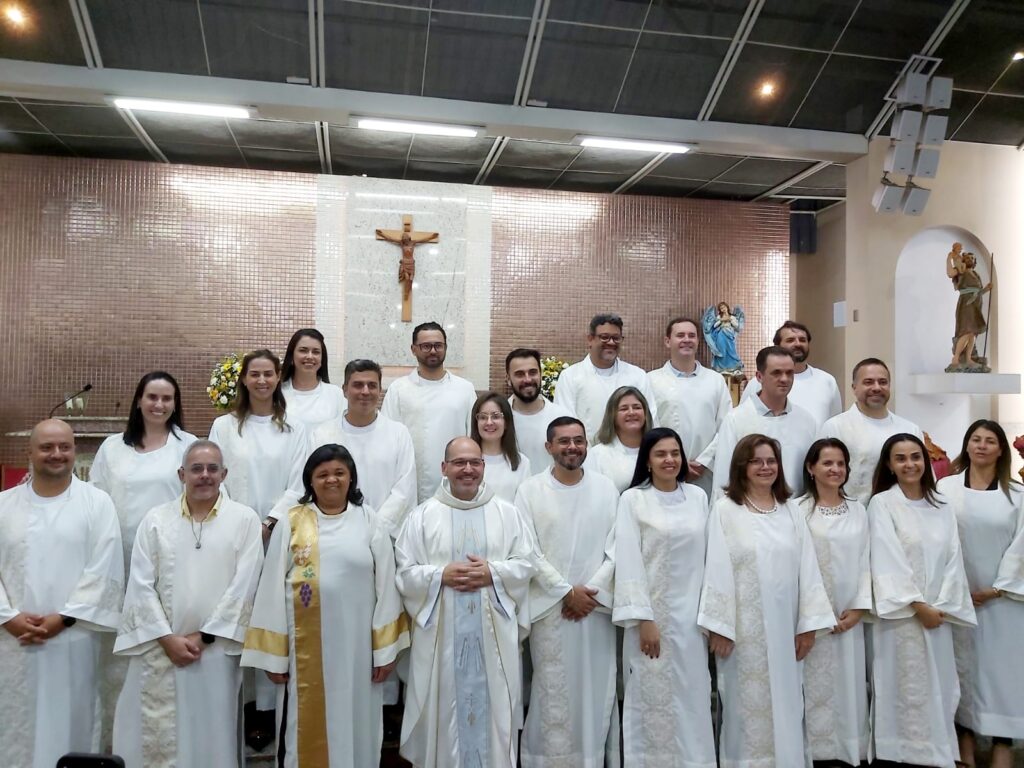Foto de Paróquia de São Cristóvão Realiza Investidura de Novos Ministros da Eucaristia em Cerimônia Especial