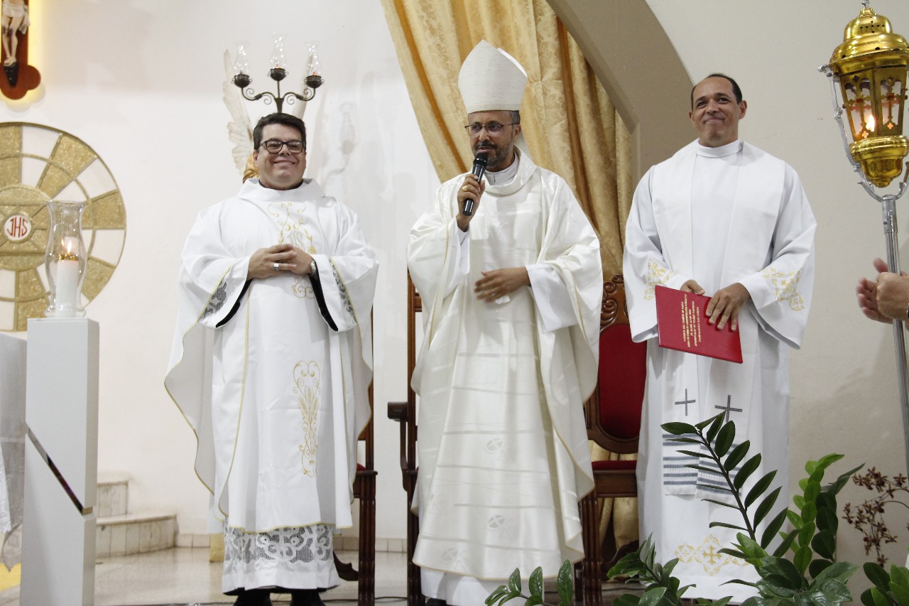 Foto de Missa de Acolhida na Paróquia São Vicente e Paulo emociona fiéis e padres que iniciaram missão pastoral