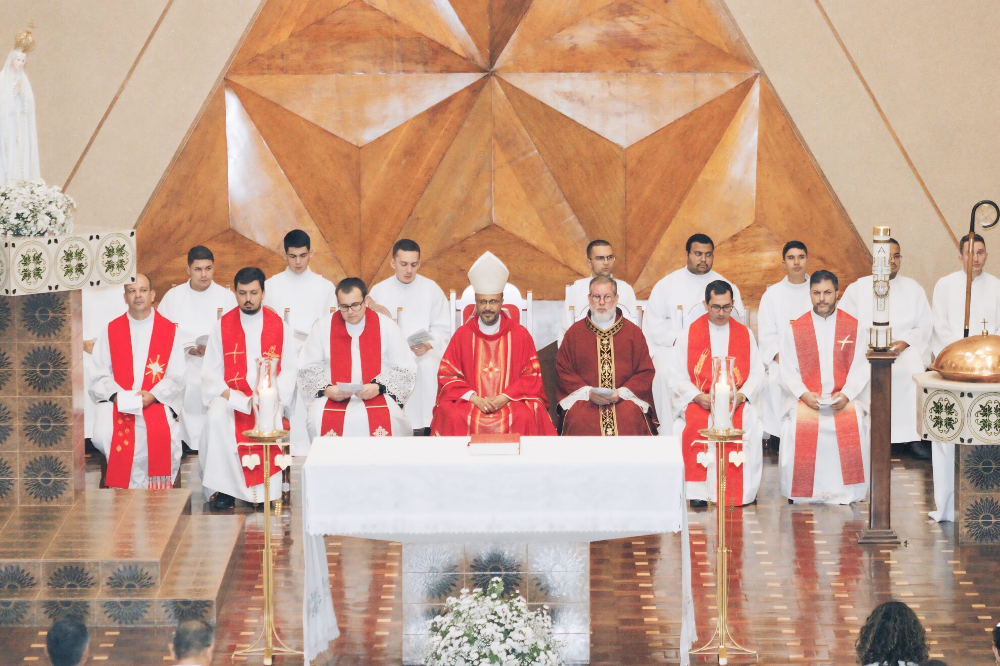 Foto de Padres Marcos Rocha e Robersson iniciam missão na Paróquia Nossa Senhora de Fátima em Itaúna