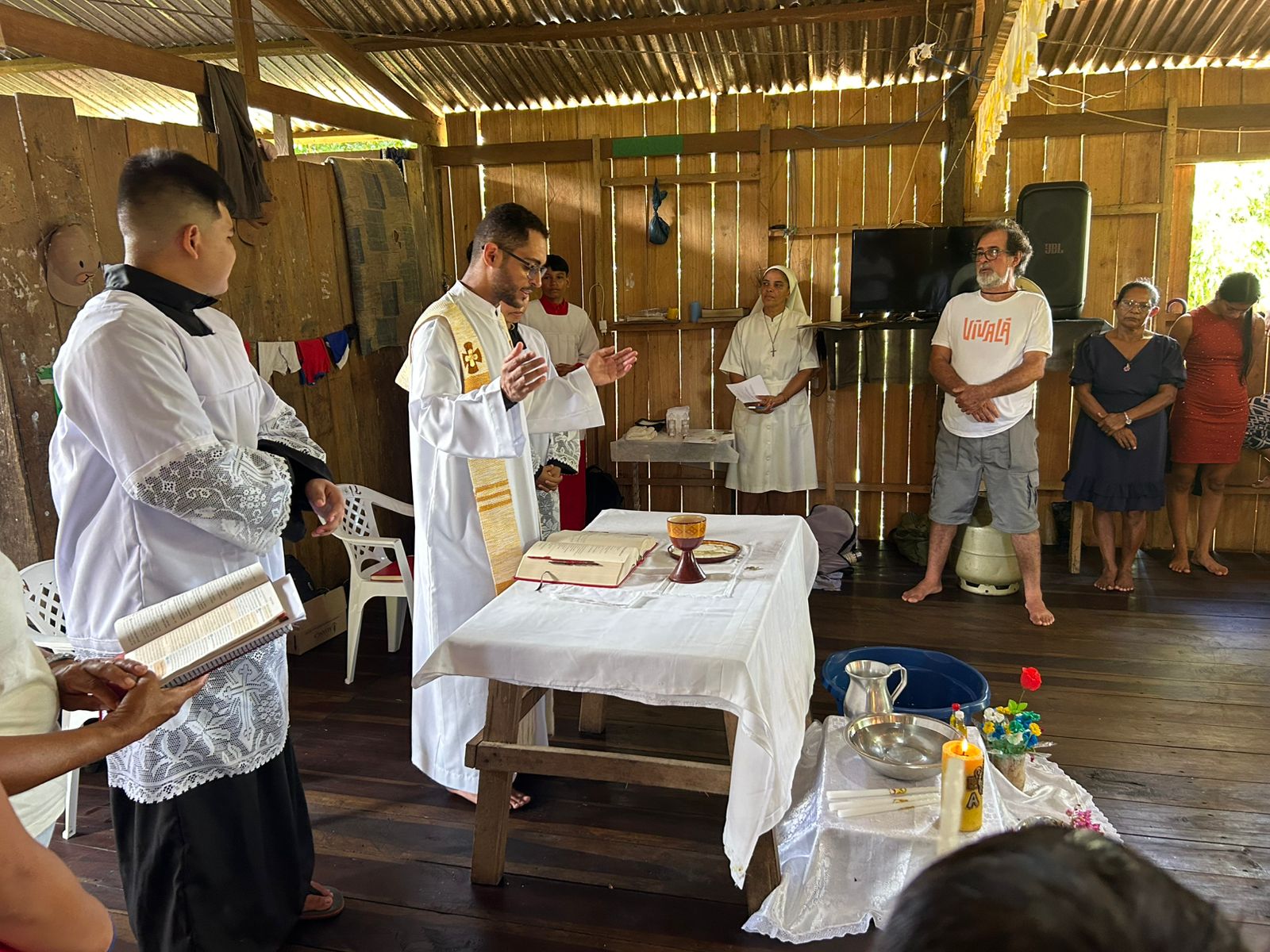 Notícia: Missionários relatam sua experiência na Prelazia de Tefé, Igreja irmã de nossa Diocese, no Amazonas