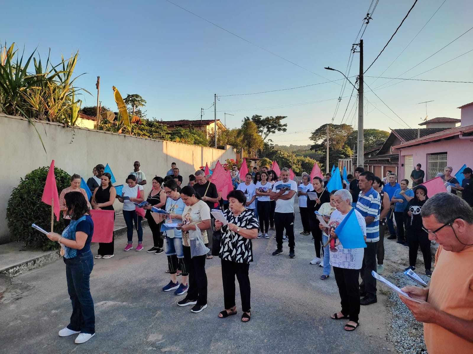 Notícia: São José da Varginha revive os últimos passos da vida de Jesus em Via-Sacra